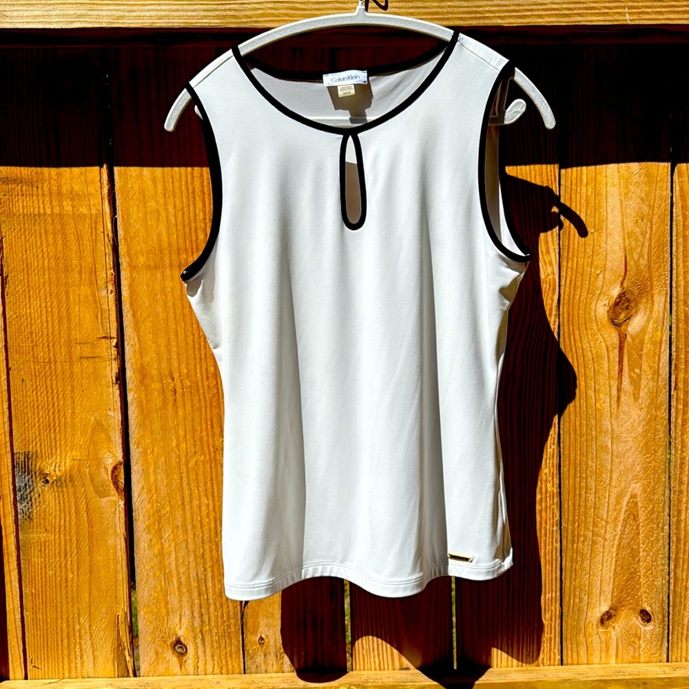 Calvin Klein Women's white and black Sleeveless Top